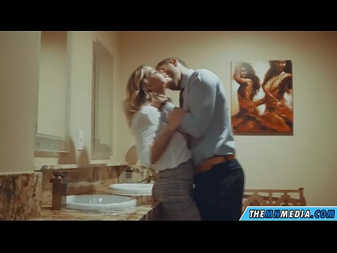 ❤️ Ilehoria busti batek komun publiko batean seduzitzen zaituenean ❤❌ Super sexua gugan ❌️❤